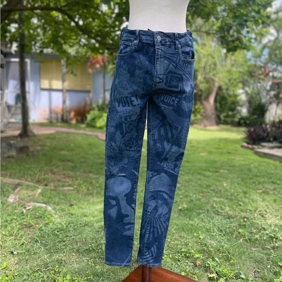 Levi’s OBEY Print Customizef in Miami Jeans - Picture 3 of 16
